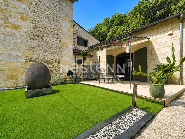 Maison en pierre rénovée 212 m²  à Cambes