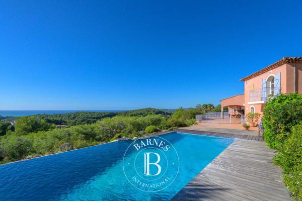 Sanary-sur-Mer, Maison 4 Chambres -  240 m² à vendre