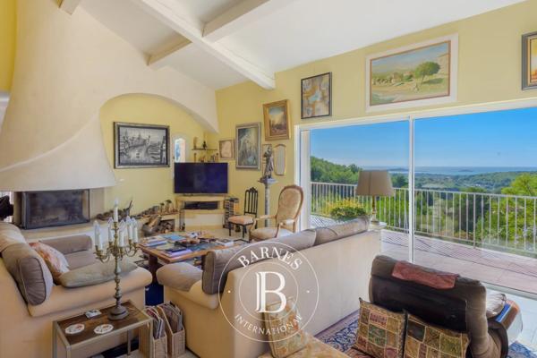 Sanary-sur-Mer, Maison 4 Chambres -  240 m² à vendre