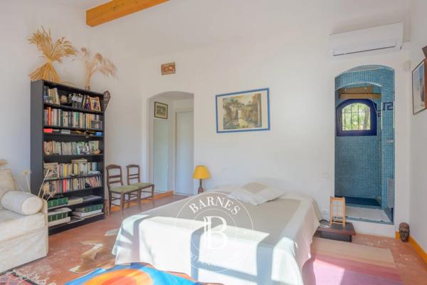 Sanary-sur-Mer, Maison 4 Chambres -  240 m² à vendre