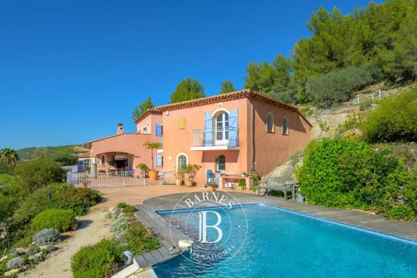 Sanary-sur-Mer, Maison 4 Chambres -  240 m² à vendre