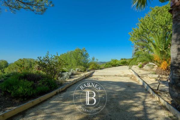 Sanary-sur-Mer, Maison 4 Chambres -  240 m² à vendre