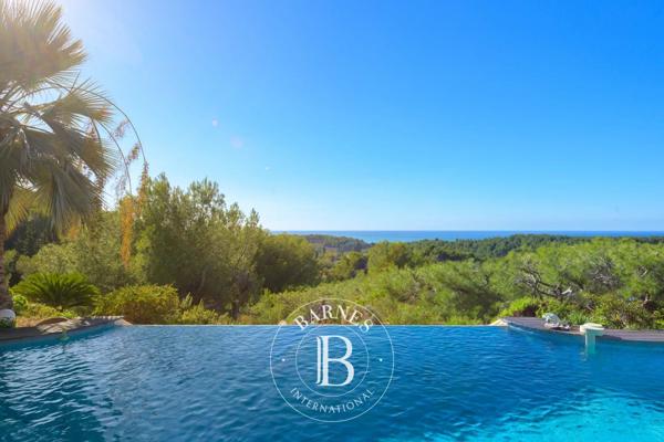 Sanary-sur-Mer, Maison 4 Chambres -  240 m² à vendre
