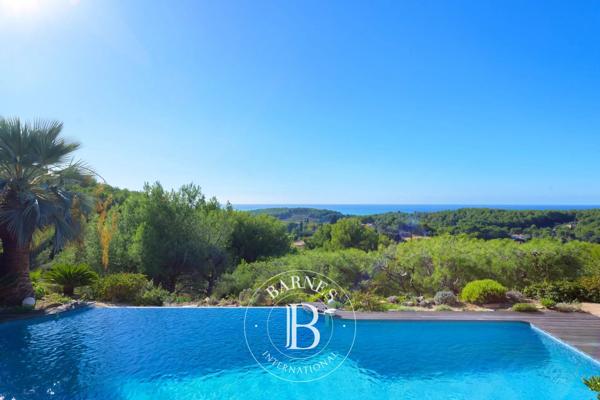 Sanary-sur-Mer, Maison 4 Chambres -  240 m² à vendre