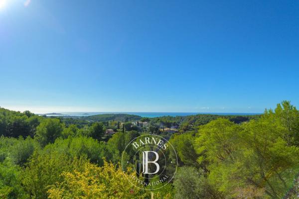 Sanary-sur-Mer, Maison 4 Chambres -  240 m² à vendre