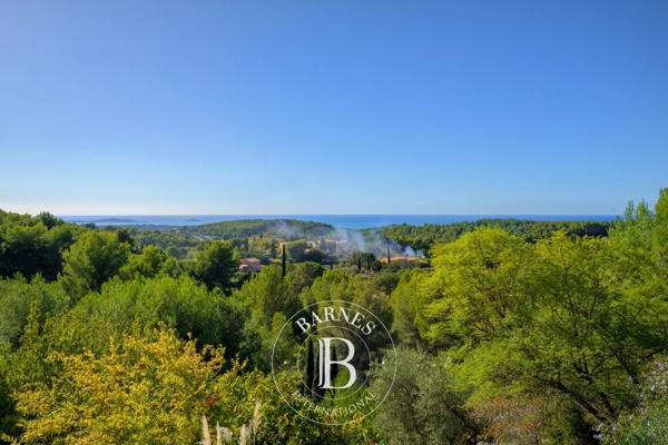 Sanary-sur-Mer, Maison 4 Chambres -  240 m² à vendre