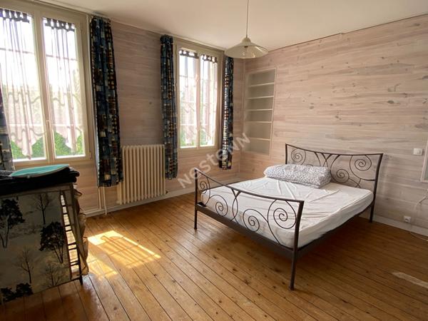 Maison de Maître à Poncé sur le Loir (72340) avec dépendances et terrain