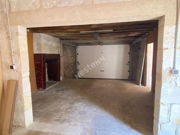 Maison de Maître à Poncé sur le Loir (72340) avec dépendances et terrain