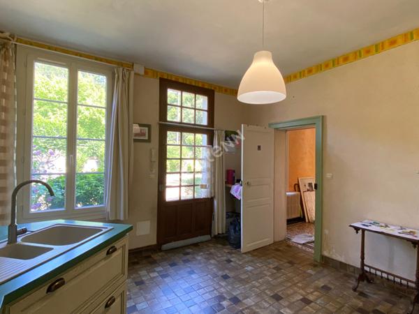 Maison de Maître à Poncé sur le Loir (72340) avec dépendances et terrain