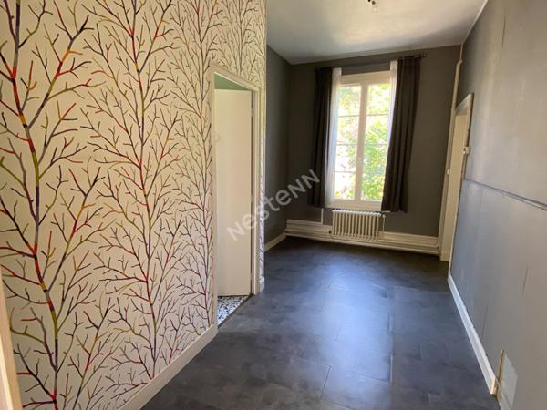 Maison de Maître à Poncé sur le Loir (72340) avec dépendances et terrain