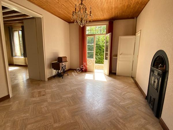 Maison de Maître à Poncé sur le Loir (72340) avec dépendances et terrain