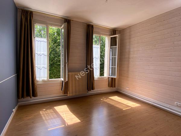 Maison de Maître à Poncé sur le Loir (72340) avec dépendances et terrain