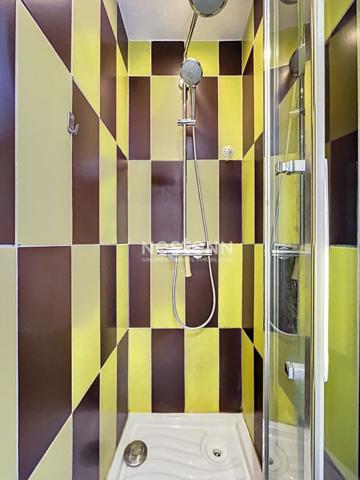 Studette équipée à vendre - Paris VIII - Quartier Europe / Saint-Augustin