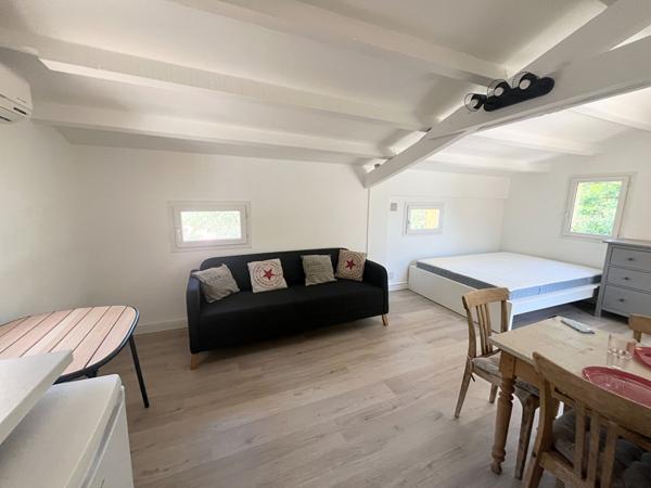 Luynes - Studio meublé climatisé avec terrasse et parking