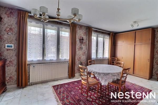 A SAINTE GENEVIEVE DES BOIS, PROCHE GABRIEL PERI, ECOLES ET COMMERCES, 15 MINUTES A PIED DE LA GARE, MAISON INDIVIDUELLE DE 5 PIECES 3 CHAMBRES AVEC SOUS-SOL TOTAL