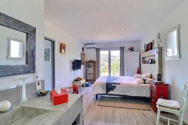 Maison Evenos 5 pièce(s) 138 m2 sur 920 m2 de terrain