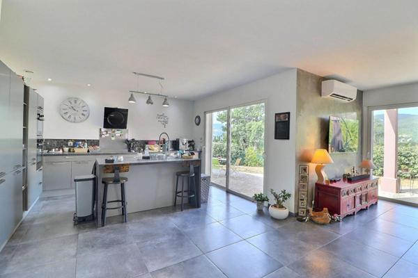 Maison Evenos 5 pièce(s) 138 m2 sur 920 m2 de terrain