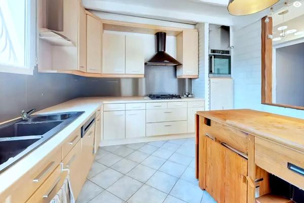 Maison Champs Sur Marne 8 pièce(s) 207 m2