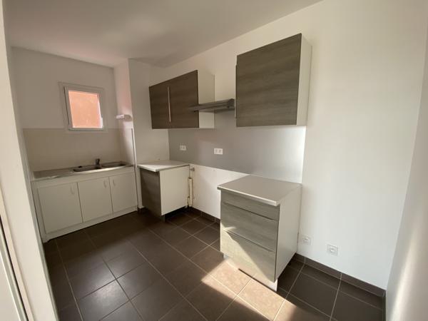 SAUTRON - T3 - 68 M2 + TERRASSE + PK + CAVE