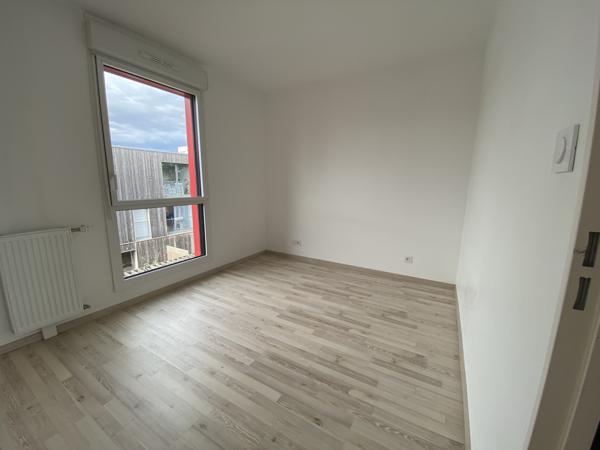 SAUTRON - T3 - 68 M2 + TERRASSE + PK + CAVE