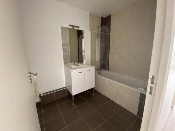 SAUTRON - T3 - 68 M2 + TERRASSE + PK + CAVE