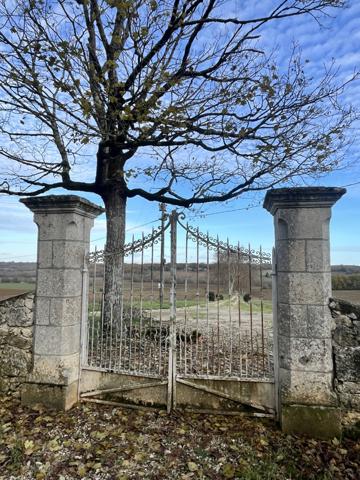 Mauvezin (32120) Propriété d’Exception – Maison de Maître à Réinventer – Dépendances – Environnement Préservé.