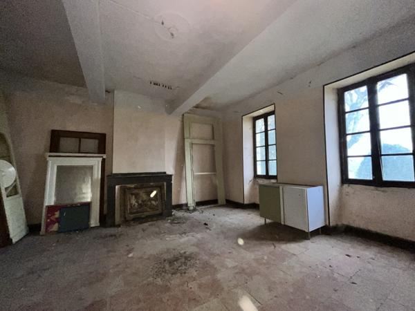 Mauvezin (32120) Propriété d’Exception – Maison de Maître à Réinventer – Dépendances – Environnement Préservé.