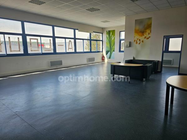 Local commercial de 350 m2 à vendre à ORGEVAL (78)