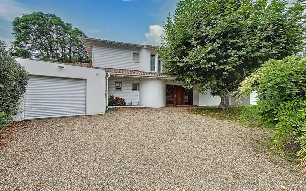 Maison à louer    6 pièces • 185 m2 Anglet