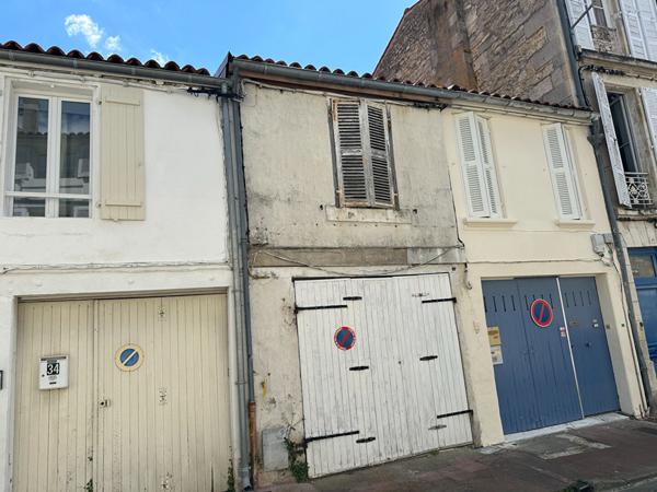 IMMEUBLE / MAISON AVEC GARAGES ? HYPERCENTRE - 62.33 m2