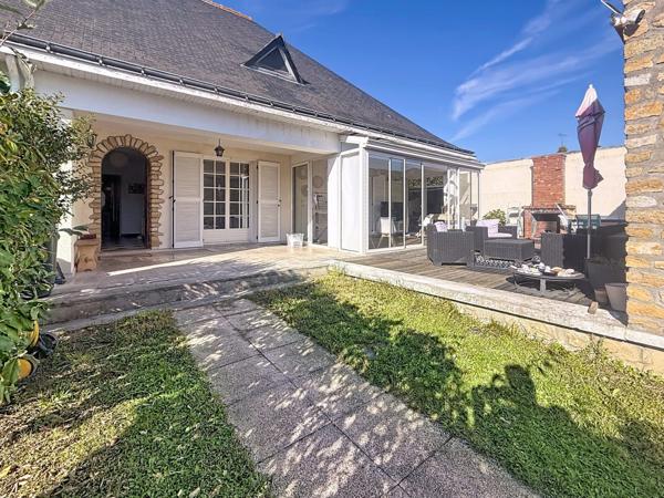 À vendre - Maison individuelle, 6 pièces située à Montlouis-sur-Loire (37270)