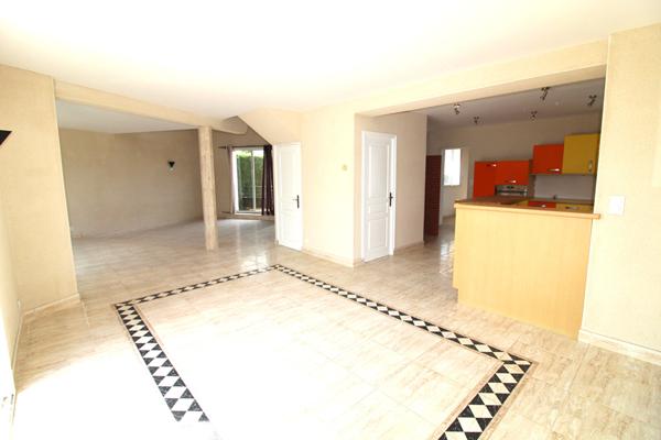 Maison d'architecte sur sous sol enterré