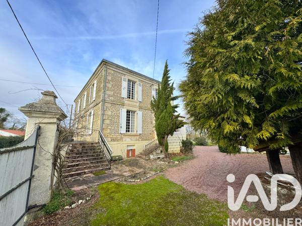 Maison à vendre 7 pièces 172 m² Les Velluire-sur-Vendée
