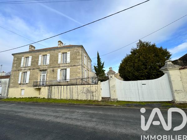 Maison à vendre 7 pièces 172 m² Les Velluire-sur-Vendée