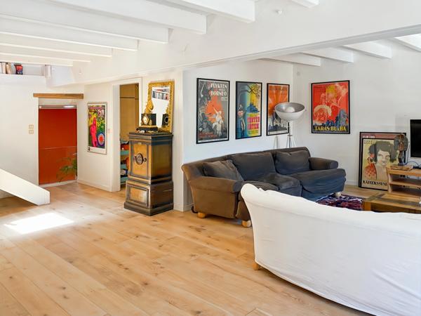 Maison à vendre 7 pièces GRILLY (01)