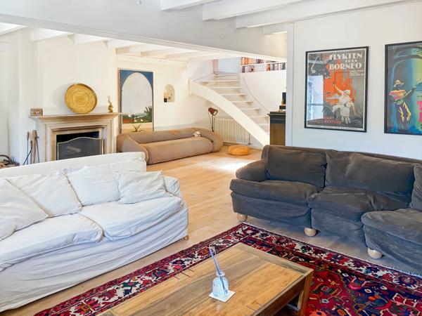 Maison à vendre 7 pièces GRILLY (01)