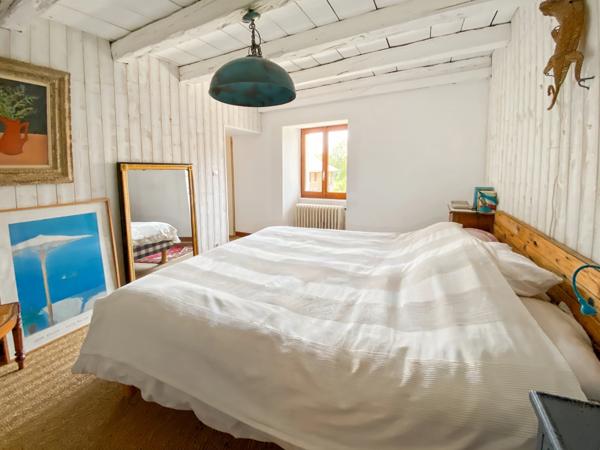 Maison à vendre 7 pièces GRILLY (01)