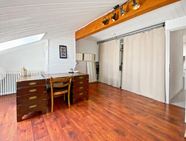 Maison à vendre 7 pièces GRILLY (01)