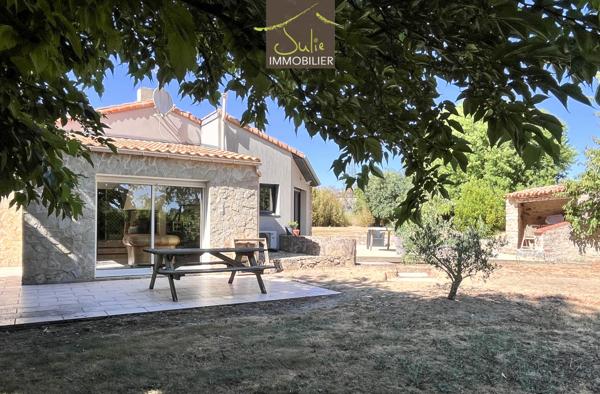 Propriété de plain-pied dans un joli parc clos de 3642m²
