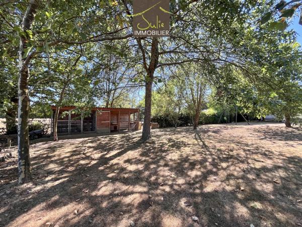 Propriété de plain-pied dans un joli parc clos de 3642m²