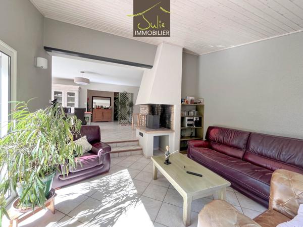 Propriété de plain-pied dans un joli parc clos de 3642m²