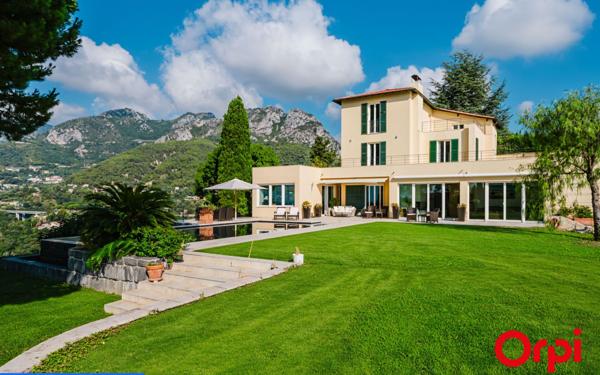 Maison à vendre    11 pièces • 366,10 m2 Menton