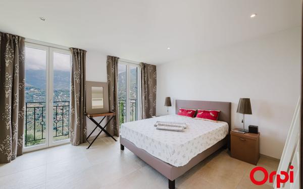 Maison à vendre    11 pièces • 366,10 m2 Menton