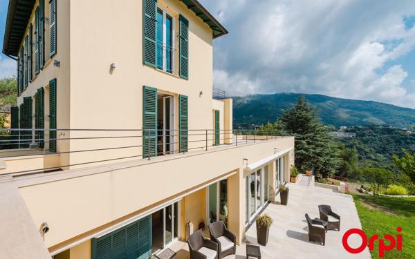 Maison à vendre    11 pièces • 366,10 m2 Menton