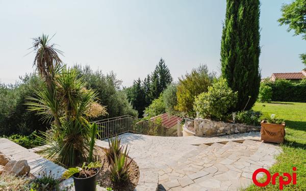 Maison à vendre    11 pièces • 366,10 m2 Menton