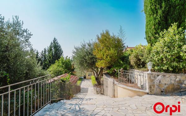 Maison à vendre    11 pièces • 366,10 m2 Menton