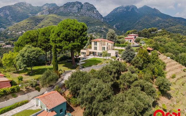 Maison à vendre    11 pièces • 366,10 m2 Menton