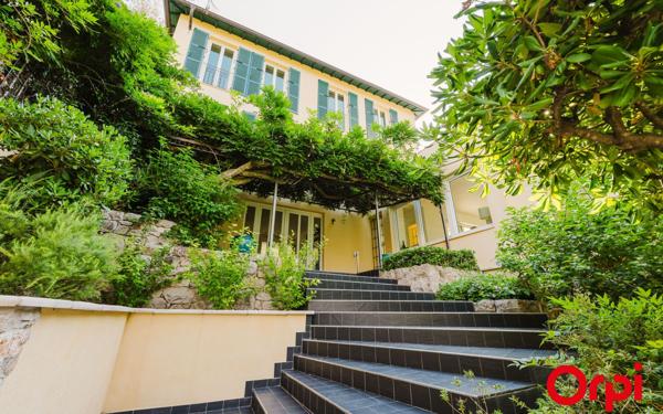Maison à vendre    11 pièces • 366,10 m2 Menton