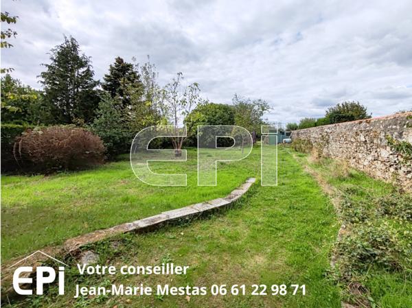 Nueil-les-Aubiers Local Ajouter à ma sélection Référence : 6392