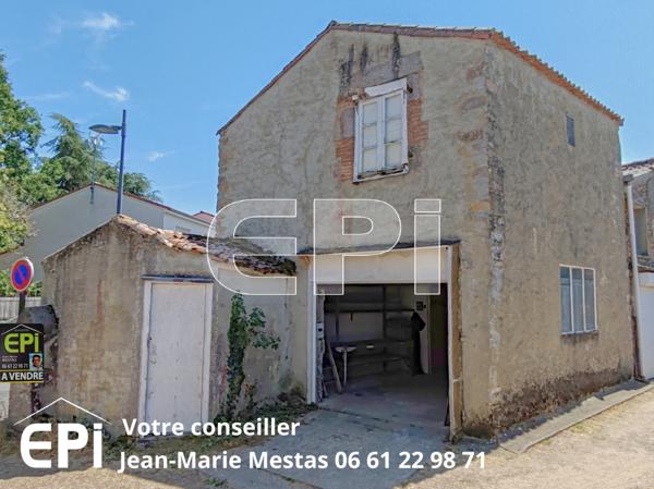 Nueil-les-Aubiers Local Ajouter à ma sélection Référence : 6392